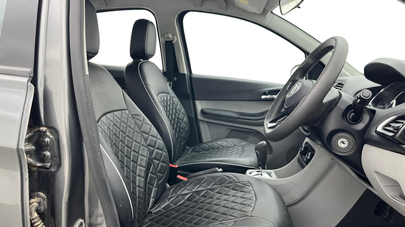 2020 Tata Tiago XZA PLUS PETROL, Petrol, Automatic, 31,205 km, Right Side Front Door Cabin