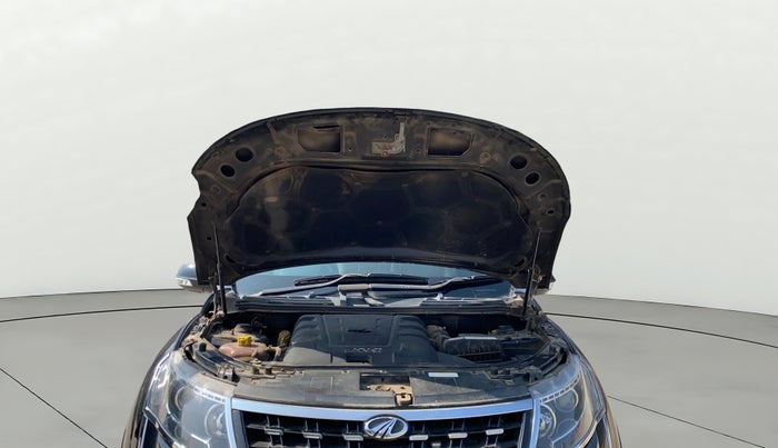 2019 Mahindra XUV500 W11 AT, Diesel, Automatic, 53,985 km, Open Bonet