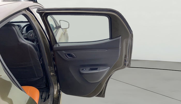 2022 Renault Kwid RXT 1.0 (O), Petrol, Manual, 16,531 km, RHS Rear Door