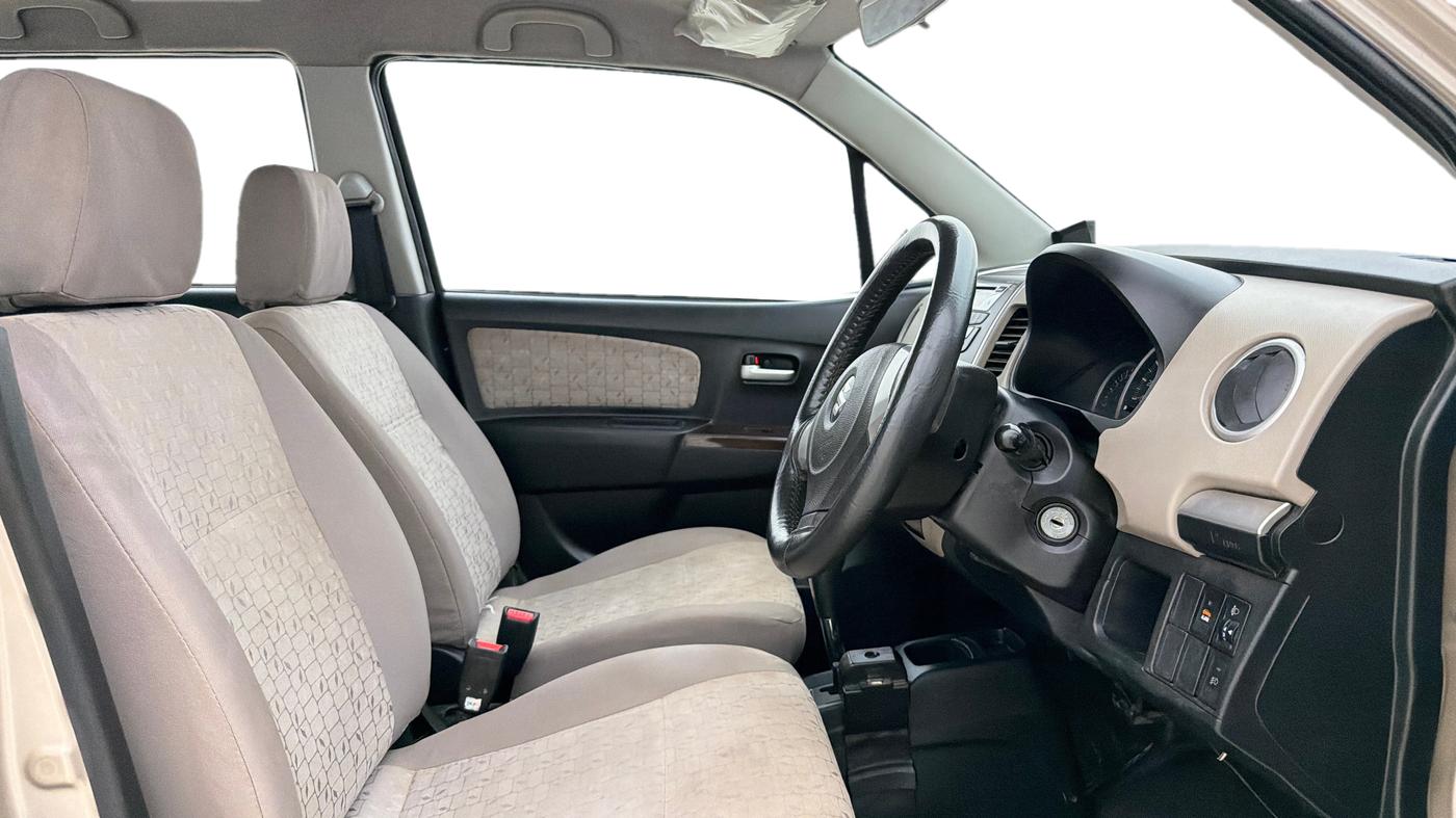 2016 Maruti Wagon R 1.0 VXI (O) AMT, Petrol, Automatic, 52,231 km, Right Side Front Door Cabin