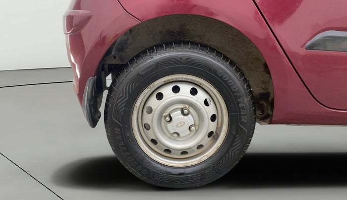 2013 Hyundai i10 MAGNA 1.1, Petrol, Manual, 1,19,983 km, Right Rear Wheel