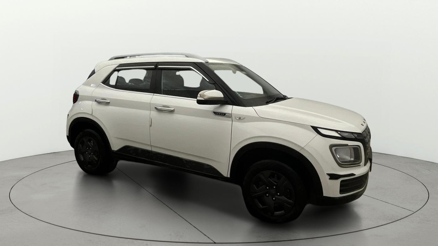 2024 Hyundai VENUE S 1.2, Petrol, Manual, 38,060 km, Right Front Diagonal