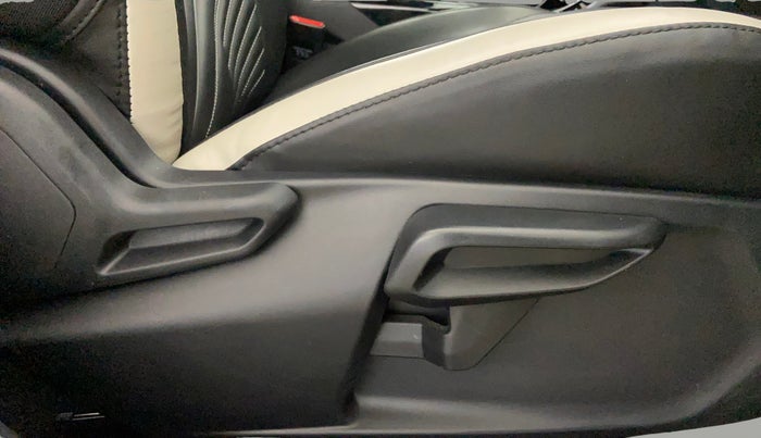 2023 Tata NEXON FEARLESS 1.2 REVOTRON 6 MT DT, Petrol, Manual, 18,004 km, Driver Side Adjustment Panel
