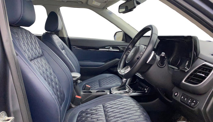 2022 KIA SELTOS X LINE 1.4 PETROL DCT, Petrol, Automatic, 60,197 km, Right Side Front Door Cabin