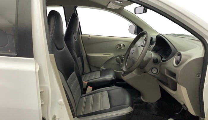 2014 Datsun Go T, Petrol, Manual, 61,446 km, Right Side Front Door Cabin