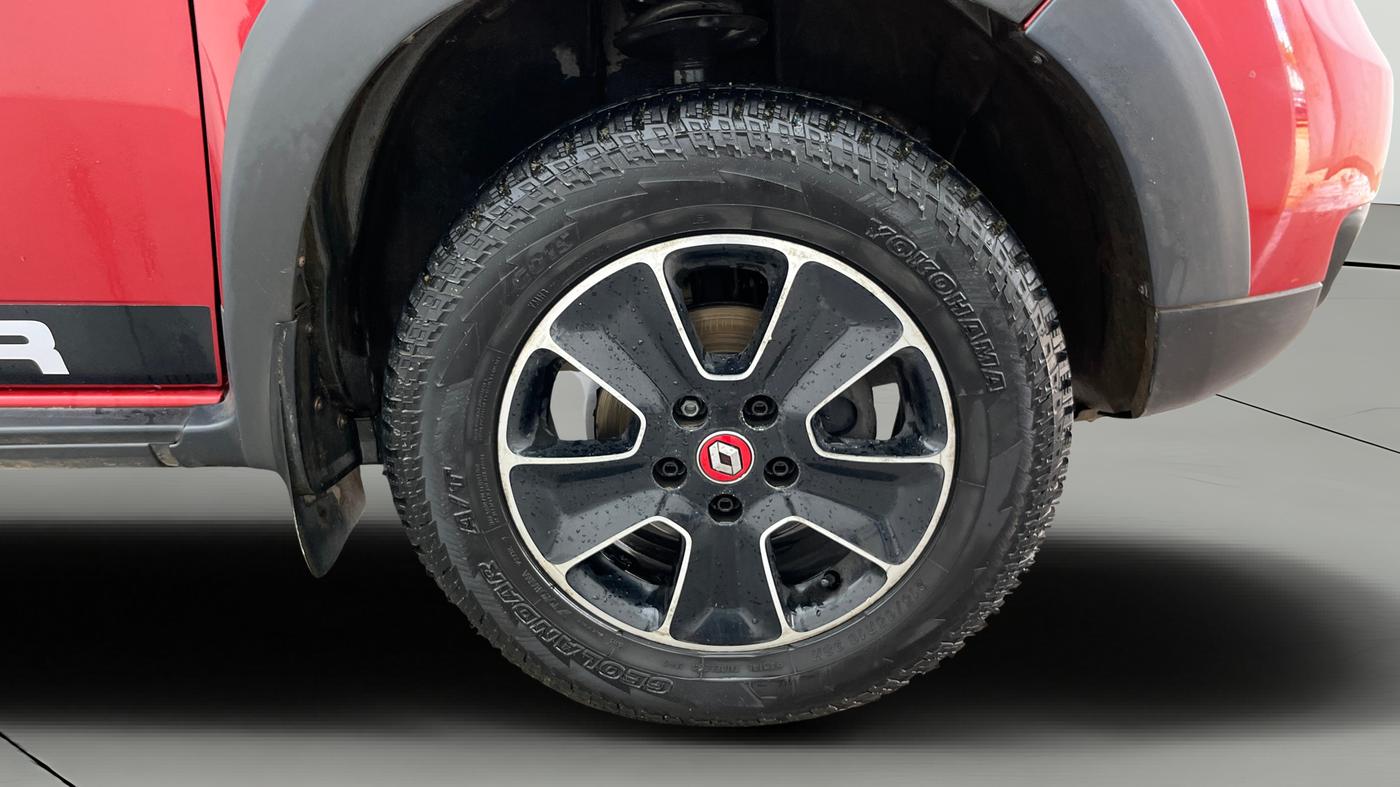 2018 Renault Duster RXS CVT, Petrol, Automatic, 73,108 km, Right Front Wheel