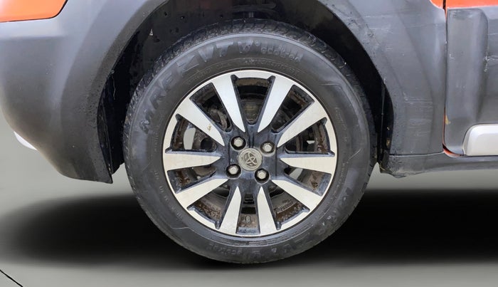 2014 Toyota Etios CROSS 1.2 G, Petrol, Manual, 86,449 km, Left Front Wheel
