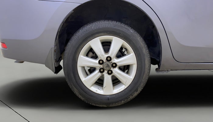 2014 Toyota Corolla Altis G PETROL, Petrol, Manual, 1,03,843 km, Right Rear Wheel