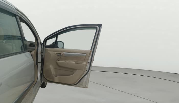 2017 Maruti Ertiga VDI SHVS, Diesel, Manual, 1,07,283 km, RHS Front Door