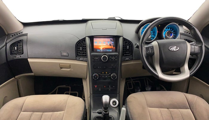 2017 Mahindra XUV500 W9, Diesel, Manual, 74,687 km, Dashboard