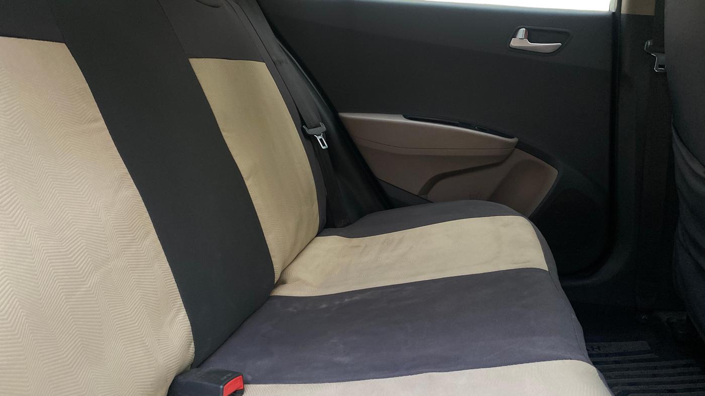 2017 Hyundai Grand i10 SPORTZ (O) 1.2 KAPPA VTVT, Petrol, Manual, 45,476 km, Right Side Rear Door Cabin