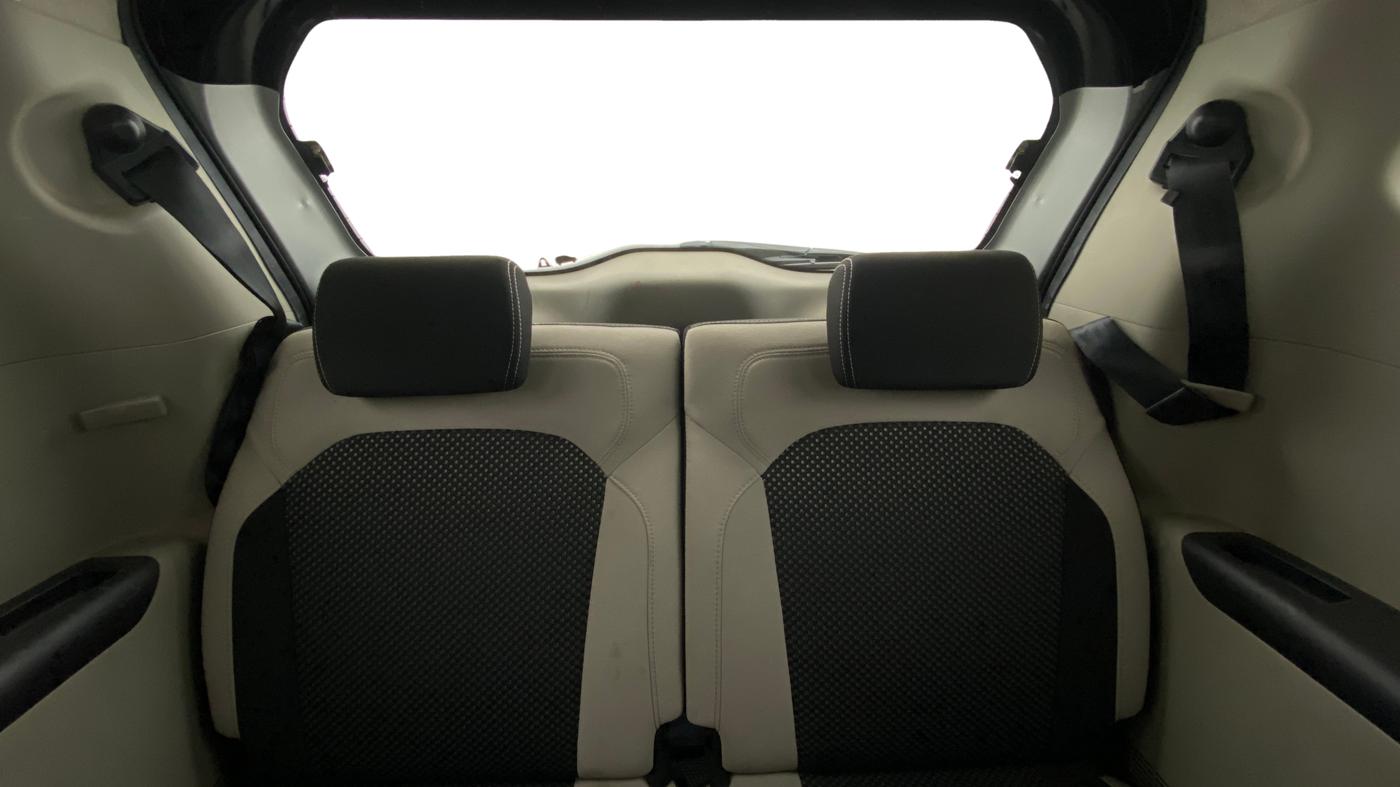 2022 Renault TRIBER RXZ, Petrol, Manual, 53,226 km, Third Seat Row ( optional )