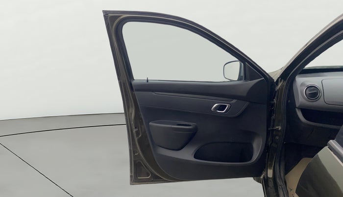 2019 Renault Kwid RXT 1.0 (O), Petrol, Manual, 44,011 km, LHS Front Door