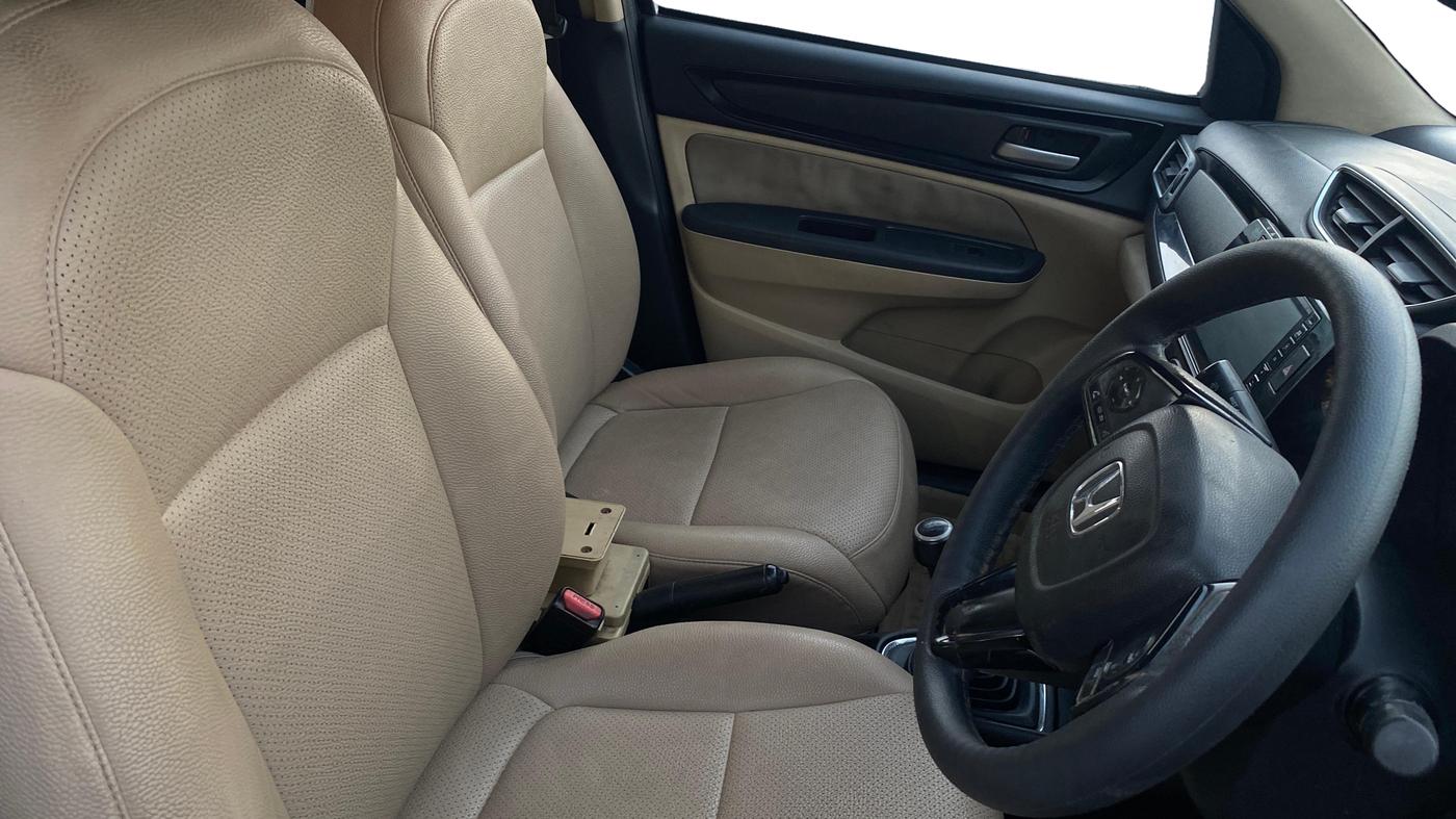 2018 Honda Amaze 1.2L I-VTEC VX, Petrol, Manual, 1,00,373 km, Right Side Front Door Cabin