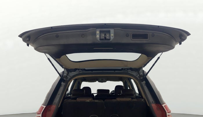 2014 Mahindra XUV500 W8, Diesel, Manual, 71,221 km, Boot Door Open