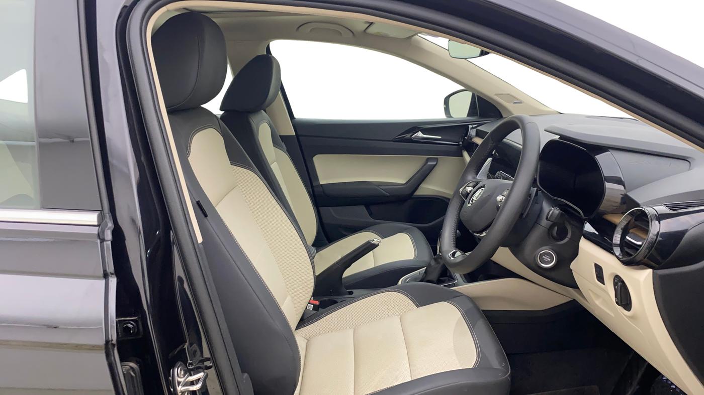 2025 Skoda SLAVIA Prestige 1.0L TSI AT, Petrol, Automatic, 2,570 km, Right Side Front Door Cabin