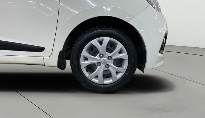 2015 Hyundai Grand i10 MAGNA 1.2 KAPPA VTVT, Petrol, Manual, 14,521 km, Right Front Wheel