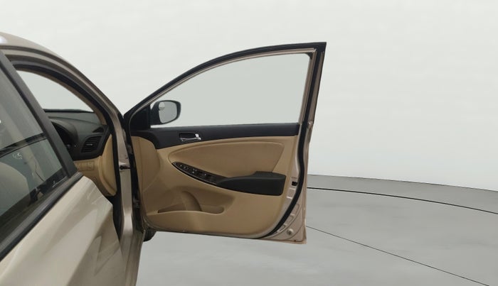 2012 Hyundai Verna FLUIDIC 1.6 VTVT SX, Petrol, Manual, 18,212 km, RHS Front Door