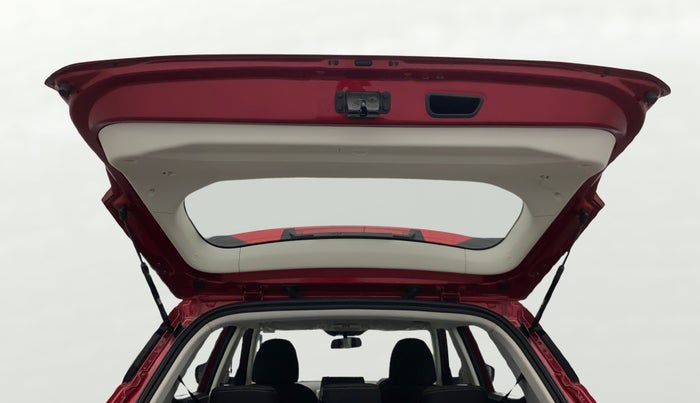 2024 Mahindra XUV 3XO AX5 1.2 L TCMPFi, Petrol, Manual, 28,471 km, Boot Door Open