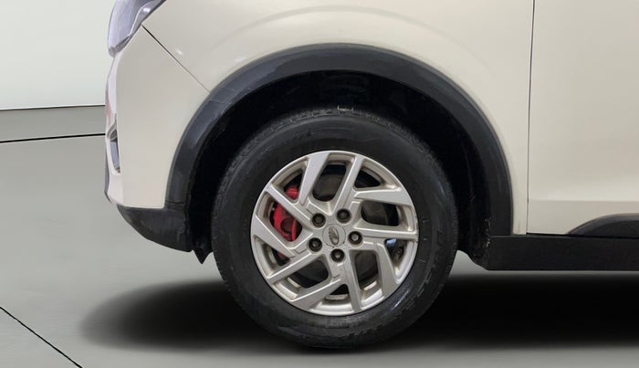 2022 Mahindra XUV300 W8 1.5 DIESEL, Diesel, Manual, 1,01,973 km, Left Front Wheel