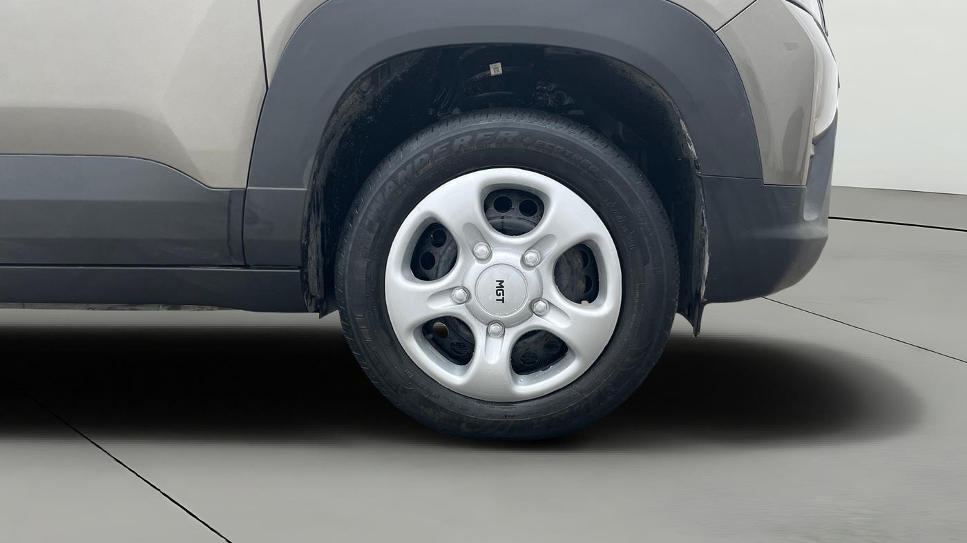 2024 Maruti BREZZA VXI, Petrol, Manual, 11,457 km, Right Front Wheel