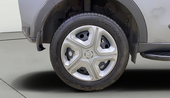 2023 Tata NEXON XMA PETROL, Petrol, Automatic, 30,496 km, Right Rear Wheel