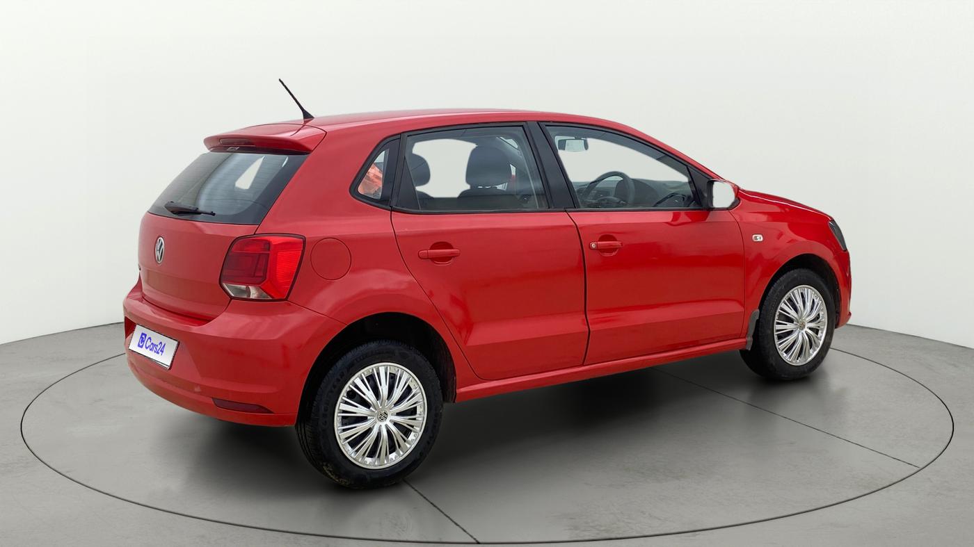 2015 Volkswagen Polo COMFORTLINE 1.2L, Petrol, Manual, 1,36,870 km, Right Back Diagonal