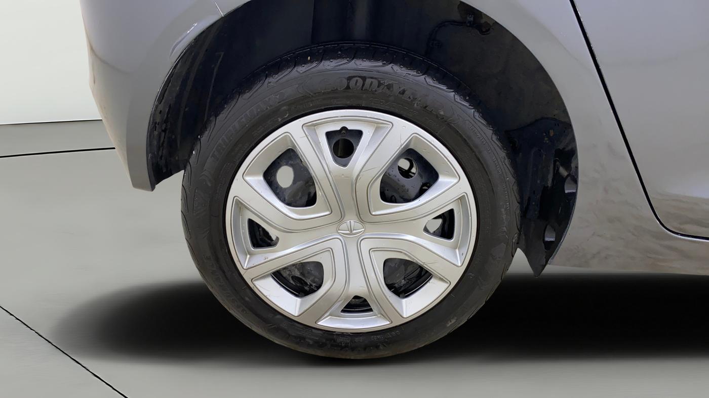 2023 Tata ALTROZ XM PLUS PETROL, Petrol, Manual, 52,520 km, Right Rear Wheel