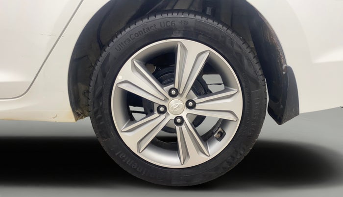 2017 Hyundai Verna 1.6 VTVT SX (O) AT, Petrol, Automatic, 39,750 km, Left Rear Wheel