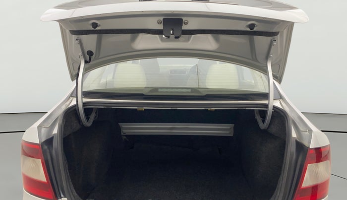 2016 Skoda Rapid 1.5 TDI CR STYLE PLUS AT, Diesel, Automatic, 1,05,843 km, Boot Door Open