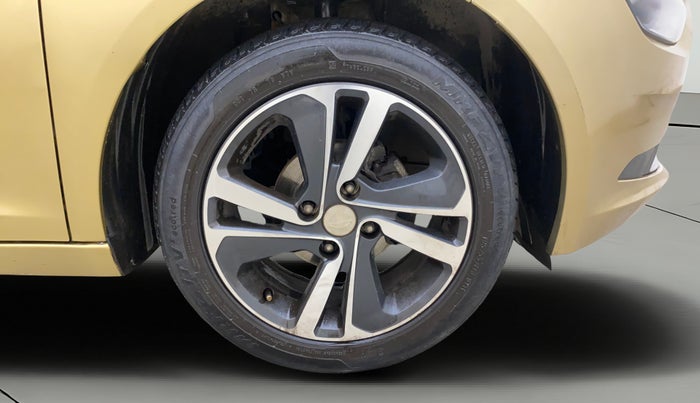 2021 Tata ALTROZ XZ PLUS PETROL, Petrol, Manual, 70,917 km, Right Front Wheel