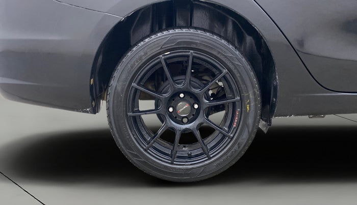 2014 Maruti Ciaz ZDI+, Diesel, Manual, 96,782 km, Right Rear Wheel