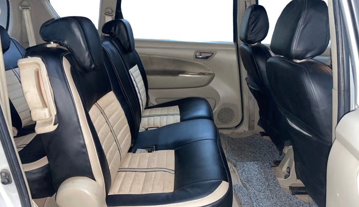 2016 Maruti Ertiga VDI SHVS, Diesel, Manual, 67,304 km, Right Side Rear Door Cabin