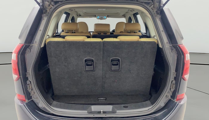 2021 Mahindra XUV500 W11, Diesel, Manual, 65,170 km, Boot Open Zoomed View