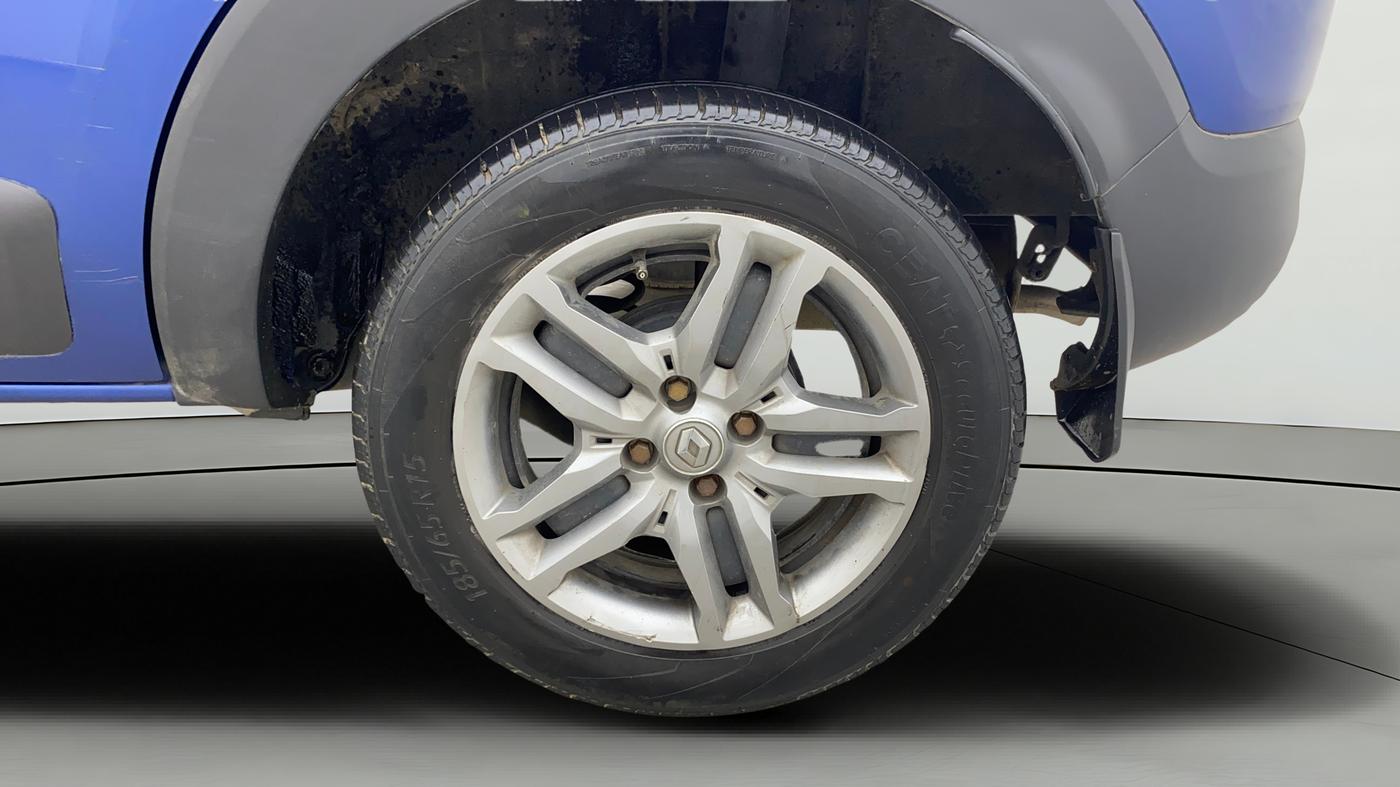2019 Renault TRIBER RXZ, Petrol, Manual, 30,870 km, Left Rear Wheel