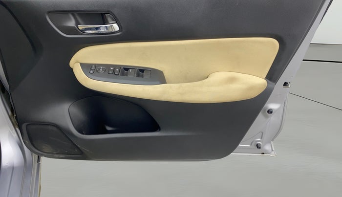 2020 Honda City 1.5L I-VTE V CVT, Petrol, Automatic, 37,404 km, Driver Side Door Panels Control