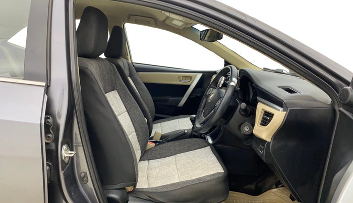 2014 Toyota Corolla Altis G PETROL, Petrol, Manual, 1,03,843 km, Right Side Front Door Cabin