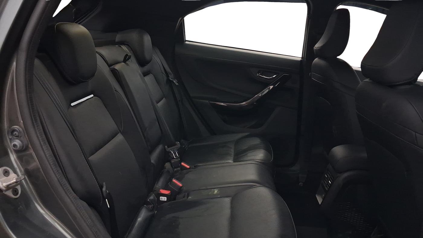 2023 Tata NEXON FEARLESS + SUNROOF AMT DUAL TONE 1.5 DIESEL, Diesel, Automatic, 38,428 km, Right Side Rear Door Cabin