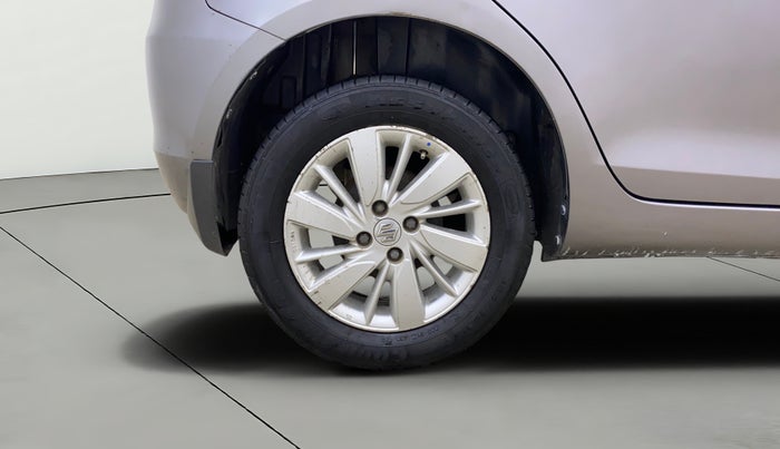 2015 Maruti Swift ZXI, Petrol, Manual, 82,813 km, Right Rear Wheel