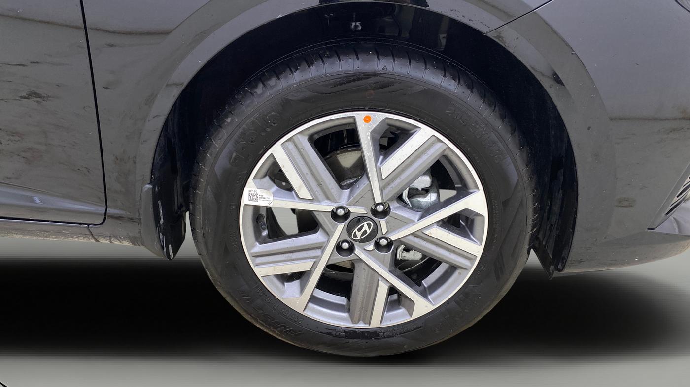 2025 Hyundai Verna SX(O) 1.5 MPI IVT , Petrol, Automatic, 261 km, Right Front Wheel