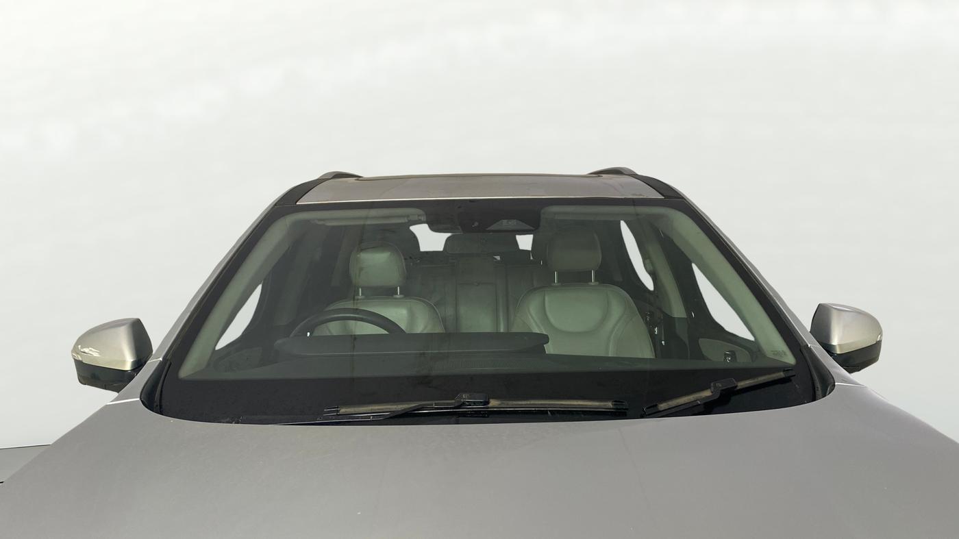 2023 Mahindra XUV700 AX 7 LUXURY D AT 7 STR, Diesel, Automatic, 1,40,211 km, Front Windshield