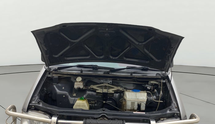 2016 Maruti Eeco 7 STR, Petrol, Manual, 68,008 km, Open Bonet