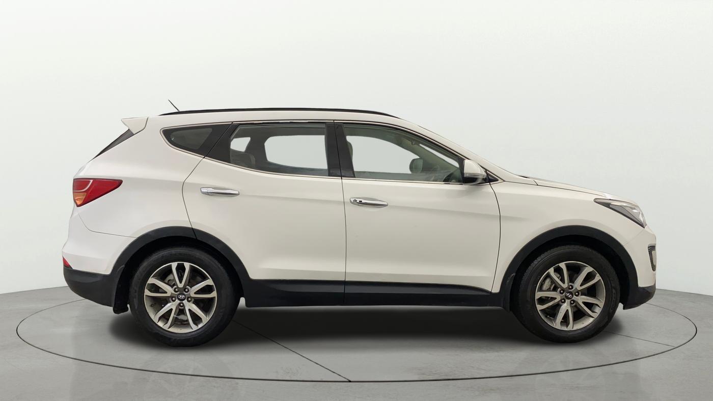 2014 Hyundai Santa Fe 4 WD AT, Diesel, Automatic, 72,740 km, Right Side View