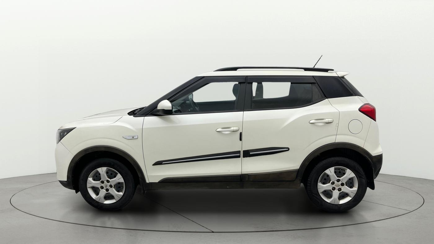 2019 Mahindra XUV300 W6 1.5 DIESEL, Diesel, Manual, 61,041 km, Left Side