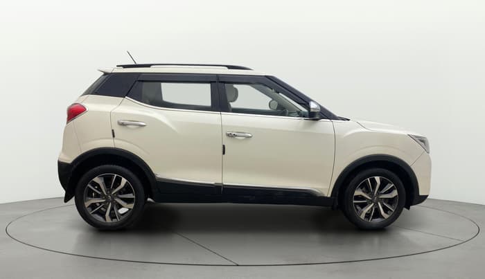 2021 Mahindra XUV300 W8 (O) 1.5 DIESEL, Diesel, Manual, 1,20,642 km, Right Side View