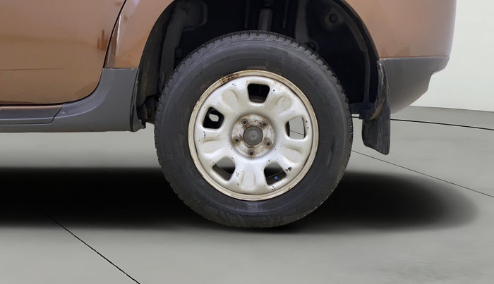 2014 Renault Duster RXL PETROL, Petrol, Manual, 66,946 km, Left Rear Wheel