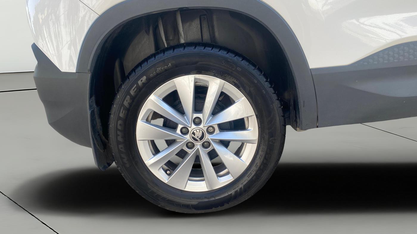 2025 Skoda Kylaq Signature AT, Petrol, Automatic, 9,569 km, Right Rear Wheel