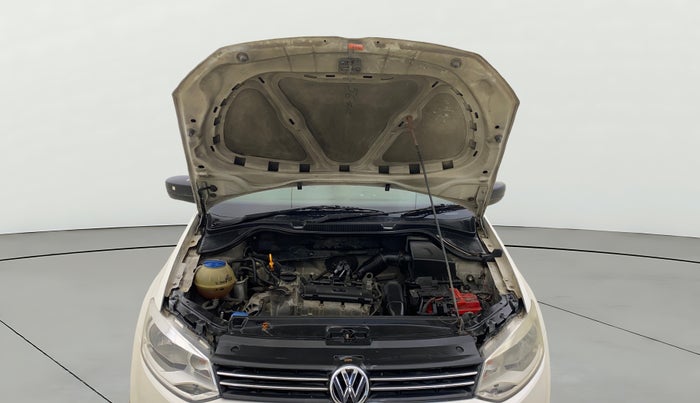 2012 Volkswagen Polo TRENDLINE 1.2L PETROL, Petrol, Manual, 1,00,825 km, Open Bonet