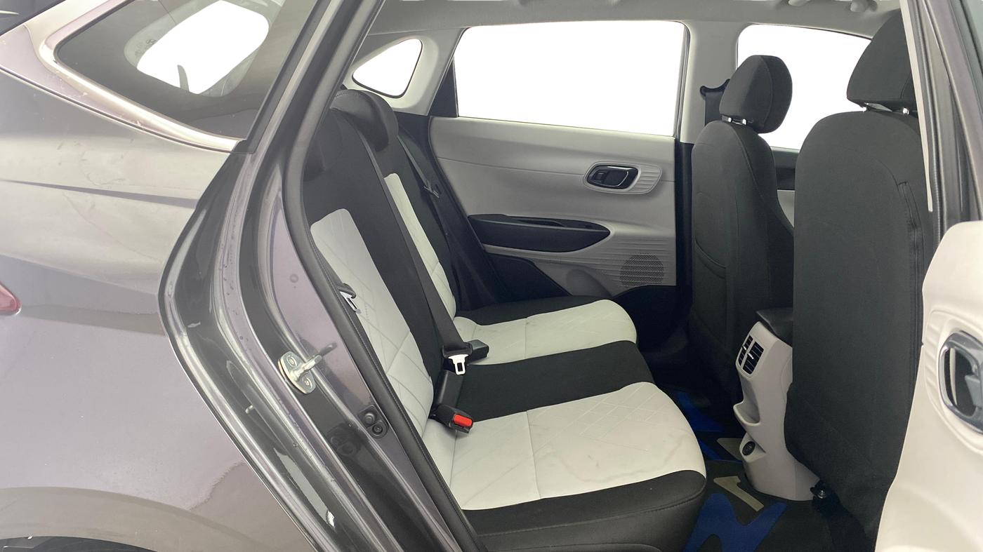 2024 Hyundai NEW I20 SPORTZ 1.2 IVT, Petrol, Automatic, 12,985 km, Right Side Rear Door Cabin