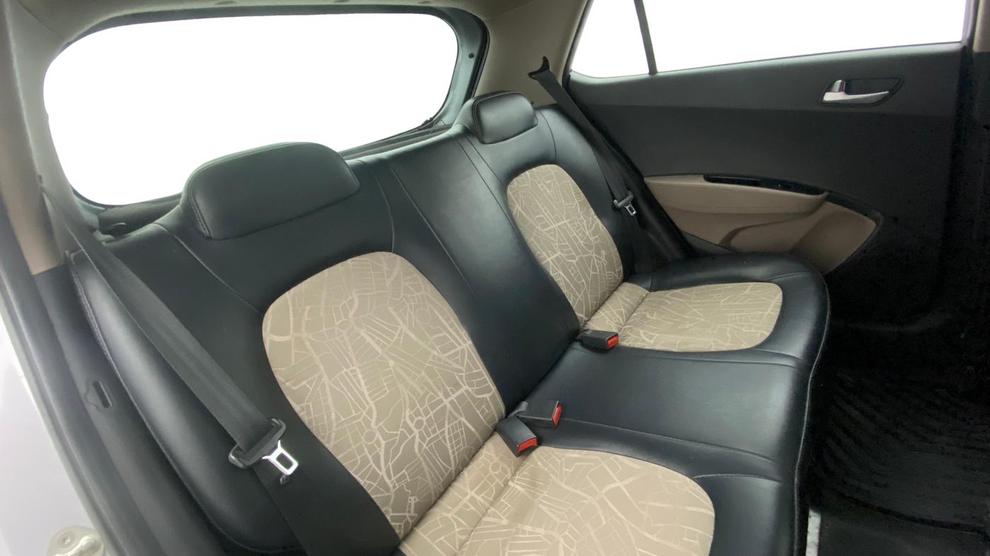2019 Hyundai Grand i10 SPORTZ AT 1.2 KAPPA VTVT, Petrol, Automatic, 76,726 km, Right Side Rear Door Cabin